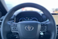 Toyota Camry      2.5 Hybrid     LED