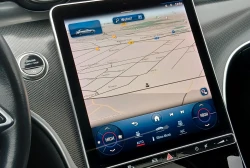 Mercedes-Benz    C220d    GSDach   MBUX   Ambeinte