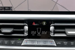 BMW 330e xDrive M-Sport  360° HUD 19” Autovehicule Autoturisme